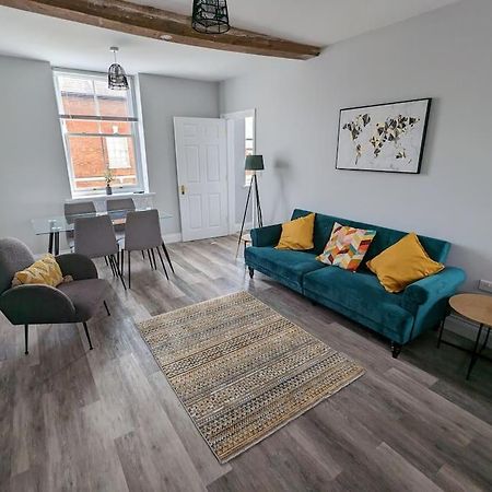 31 High Street - Modern & Stylish 2-Bed Apartment - Inc Parking Husbands Bosworth ภายนอก รูปภาพ