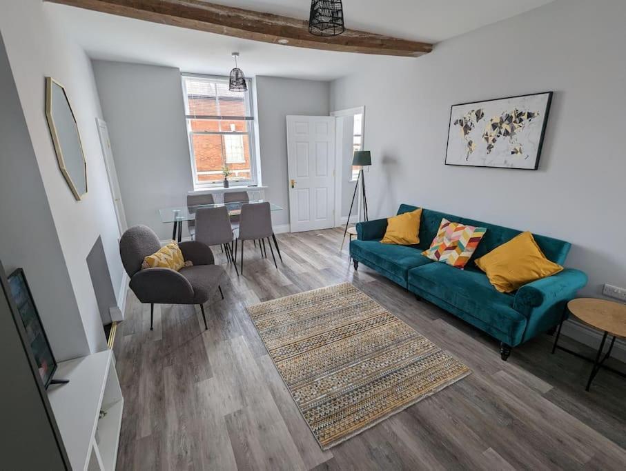 31 High Street - Modern & Stylish 2-Bed Apartment - Inc Parking Husbands Bosworth ภายนอก รูปภาพ