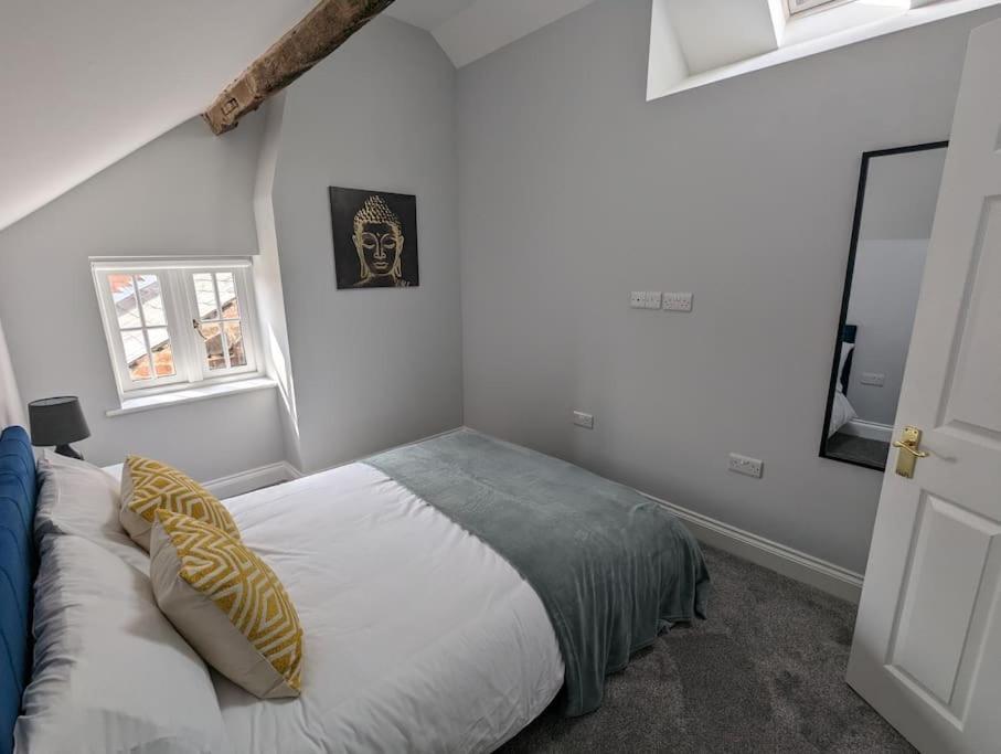 31 High Street - Modern & Stylish 2-Bed Apartment - Inc Parking Husbands Bosworth ภายนอก รูปภาพ